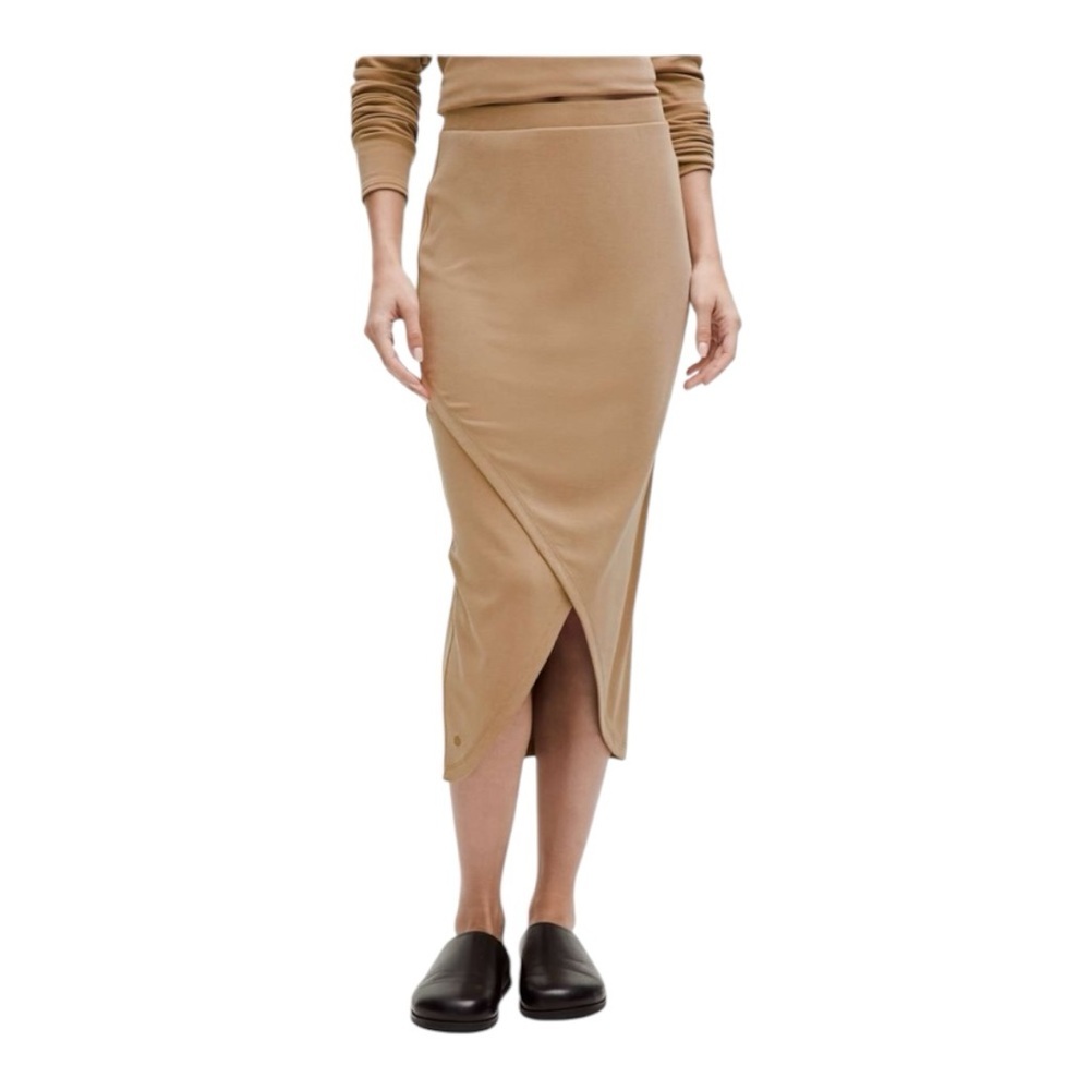 Lululemon Drapey Softstreme Column Midi Skirt, Filbert Tan, Size M NWT